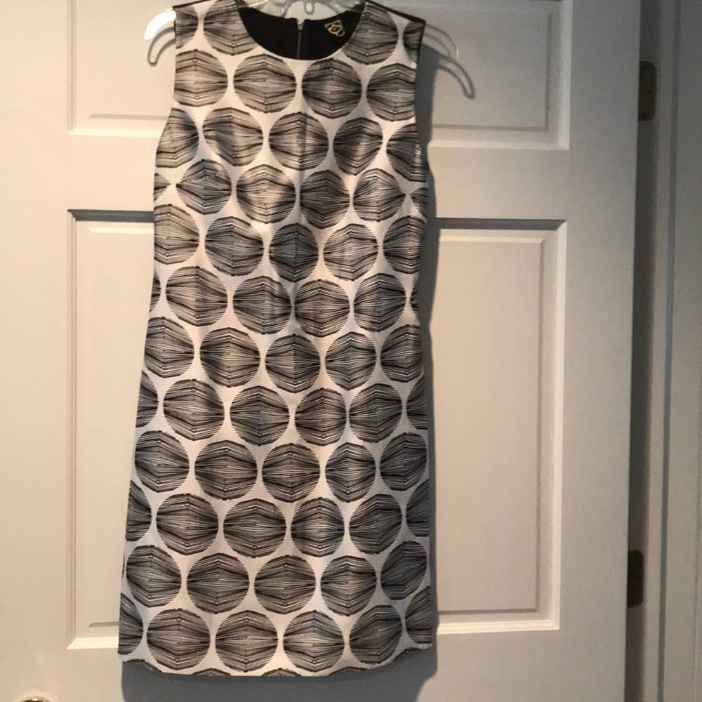 New black/white sleeveless dress sz. M